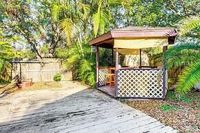 Poolside Oasis: 3 Mi to Mckee Botanical Garden