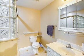 Poolside Oasis: 3 Mi to Mckee Botanical Garden