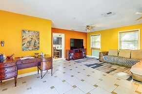 Poolside Oasis: 3 Mi to Mckee Botanical Garden