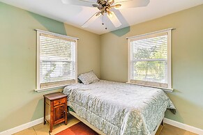 Poolside Oasis: 3 Mi to Mckee Botanical Garden