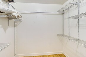 Poolside Oasis: 3 Mi to Mckee Botanical Garden