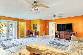 Poolside Oasis: 3 Mi to Mckee Botanical Garden