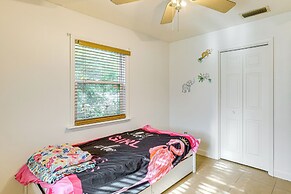 Poolside Oasis: 3 Mi to Mckee Botanical Garden