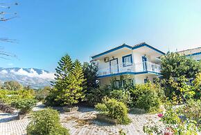 Bluewhite Studio - Cozy Garden Nest