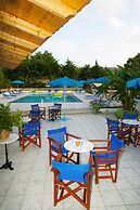 Bluewhite Studio - Cozy Garden Nest