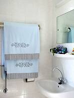 Bluewhite Studio - Cozy Garden Nest