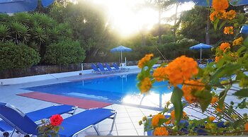 Bluewhite Studio - Cozy Garden Nest