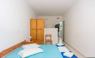 Bluewhite Studio - Cozy Garden Nest