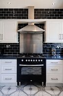 6-bed House - Sleeps 13 - Families & Contractors