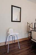 6-bed House - Sleeps 13 - Families & Contractors