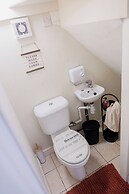 6-bed House - Sleeps 13 - Families & Contractors