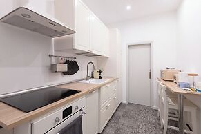 City Center- Modern and Bright apartment