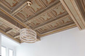 City Center- Modern and Bright apartment