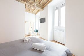 City Center- Modern and Bright apartment