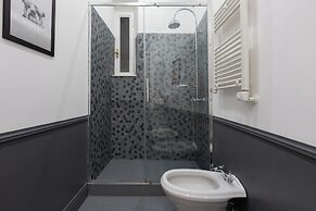 City Center- Modern and Bright apartment