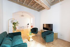 City Center- Modern and Bright apartment