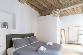 City Center- Modern and Bright apartment