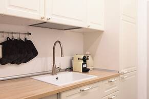 City Center- Modern and Bright apartment