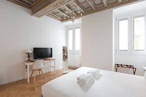 City Center- Modern and Bright apartment