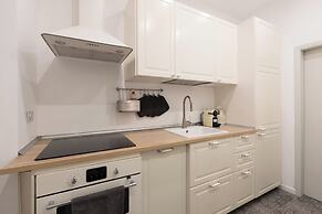 City Center- Modern and Bright apartment