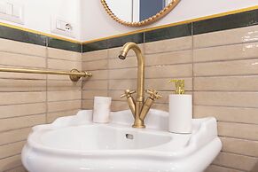 City Center- Modern and Bright apartment