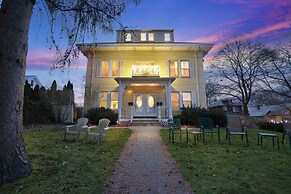 Charming Belmont Condo Near Boston 2 Bedroom Condo