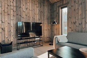 Modern Mountain Cabin - Outdoor Hot Tub - 8 Beds