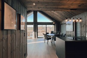 Modern Mountain Cabin - Outdoor Hot Tub - 8 Beds