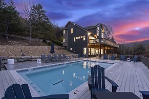 Van Kirk Cove 6 BDR Stunner!