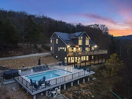 Van Kirk Cove 6 BDR Stunner!