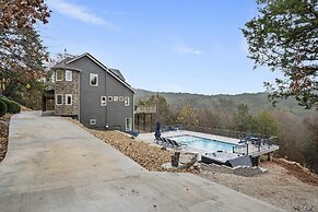 Van Kirk Cove 6 BDR Stunner!