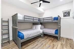 Van Kirk Cove 6 BDR Stunner!