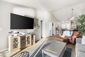 Calm Waters Condo Sleeps 4