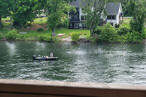 Nautical Nest on Taneycomo