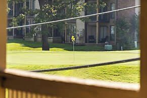 Tee Time on Turnberry Surrounded by the Shore of Lake Taneycomo