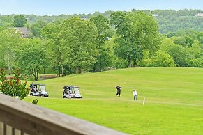 Tee Time on Turnberry Surrounded by the Shore of Lake Taneycomo