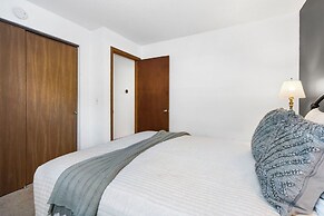 Tee Time on Turnberry Surrounded by the Shore of Lake Taneycomo