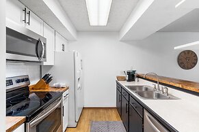 Tee Time on Turnberry Surrounded by the Shore of Lake Taneycomo