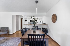 Tee Time on Turnberry Surrounded by the Shore of Lake Taneycomo