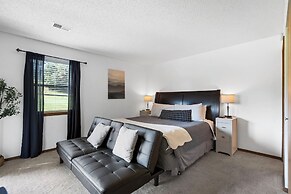 Tee Time on Turnberry Surrounded by the Shore of Lake Taneycomo