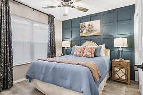 Water's Edge & Golf Course View