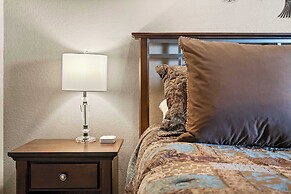 Whispering Water @ Pointe Royale