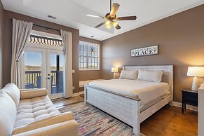 Luxury Penthouse - Amazing Views! Near Sdc!