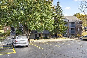 Royal Ridge Modern Condo for 4