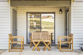 Royal Ridge Modern Condo for 4