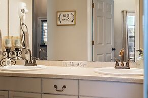 Scenic Spot Vacation Property