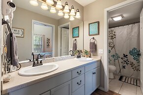 Scenic Spot Vacation Property