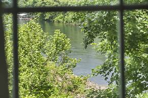 Lakeside Bliss Retreat 2 BDR