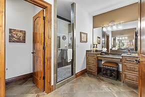 Rock Canyon Resort Trio