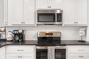 Earl Grey Escape - Chic 3 Bdr!